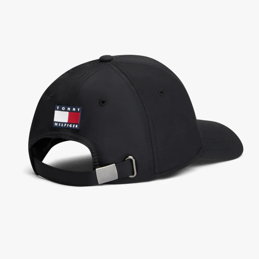 Gorra Oficial Sergio Pérez – Cadillac F1 2026 Color Negro